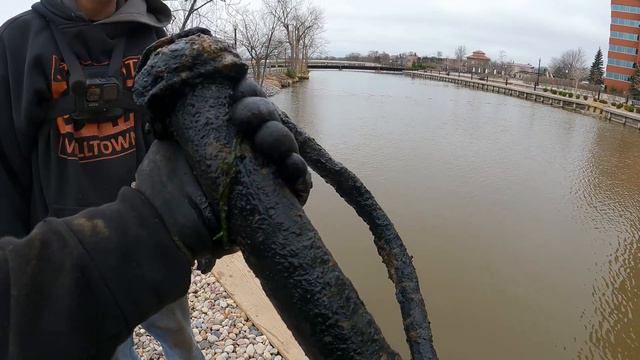 Real Civil War Military Weapons Found Magnet Fishing!!! смотреть онлайн