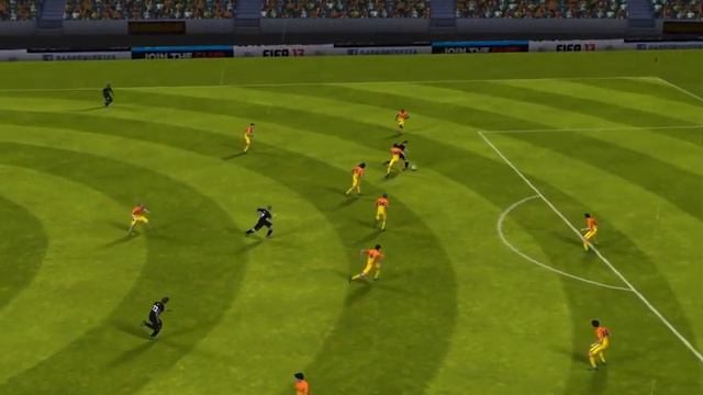 Прорыв в штрафную через свободную зону FIFA 13 iPhone/iPad - FC Barcelona vs. Juventus смотреть онлайн