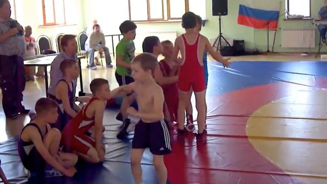 20.05.2012 Соревнования по вольной борьбе Желдор Саша M4H02753 смотреть онлайн