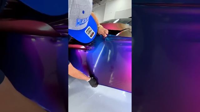 A stunning Color Shift Vinyl Wrap ‼️?✨? #carwrapping #carwrap #vinylwrap #asmr #asmrsounds смотреть онлайн