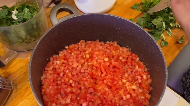 Петрушка и помидоры? Я в шоке. Незнала что так можно готовить! #петрушка #арабскаякухня смотреть онлайн