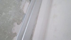 Как выровнять  панельную стену   шпаклёвкой без установки маяков, но с помощью нивелира