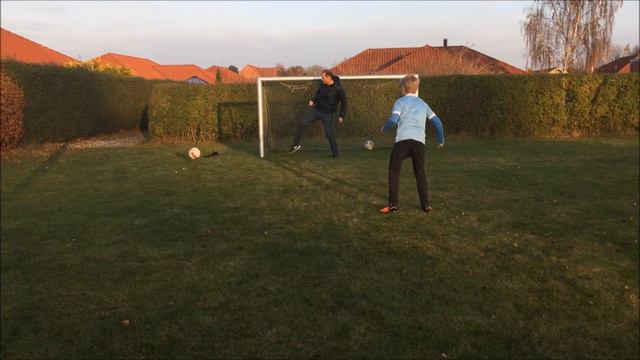 FODBOLD CHALLENGES MED TOBIAS!?! смотреть онлайн