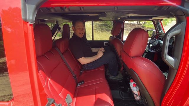 Review: The 2024 Jeep Wrangler Rubicon 392 Is An Off-Road Muscle Car смотреть онлайн