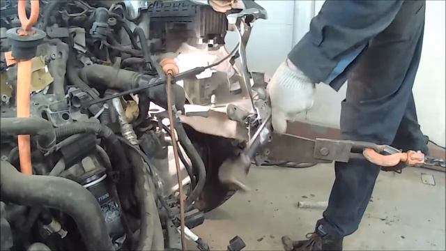 Skoda Octavia лобовой удар обзор, вытяжка лонжерона 1я часть смотреть онлайн