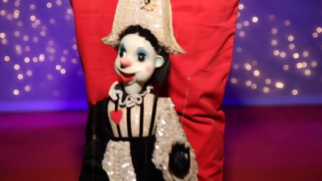 BBMT Presents... "At Home Happiness" feat. Comedie (aka Black and White Clown)! смотреть онлайн