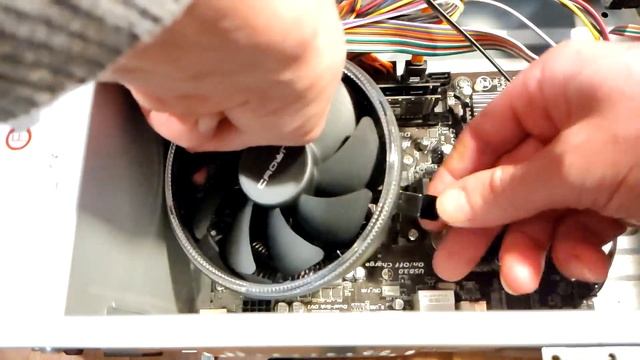 Как заменить кулер на процессоре смотреть онлайн
