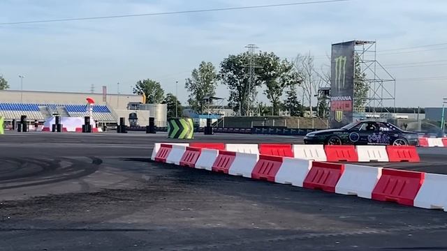 Electric Nissan R32 Skyline - Tesla Powered // Ultimate Drift EV Conversion смотреть онлайн