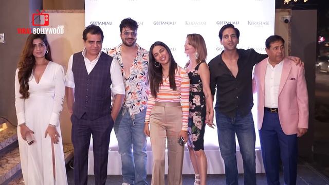 Jasmin Bhasin, Aly Goni, Sussanne Khan, Arslan Goni in one Frame | Cutest and MASTI wala Moment смотреть онлайн