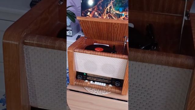 Радиола "Восток-57" 1961 г.в. После реставрации с Bluetooth. смотреть онлайн