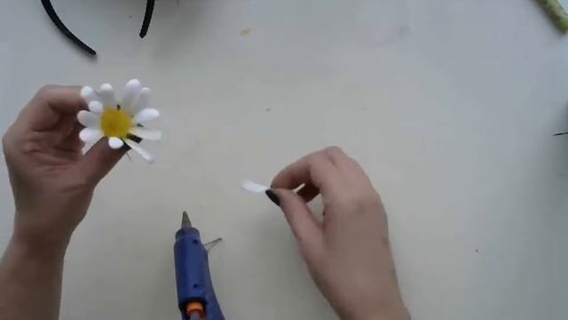 Видео м.к. ромашка из фоамирана. flowers fom смотреть онлайн