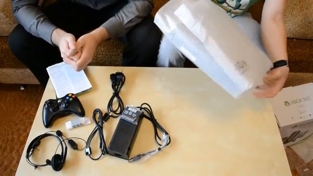 Обзор Xbox 360 E 250г + 2 игры смотреть онлайн