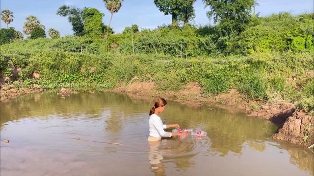 Build primivtive survival fish trap to catch fish lake monster смотреть онлайн