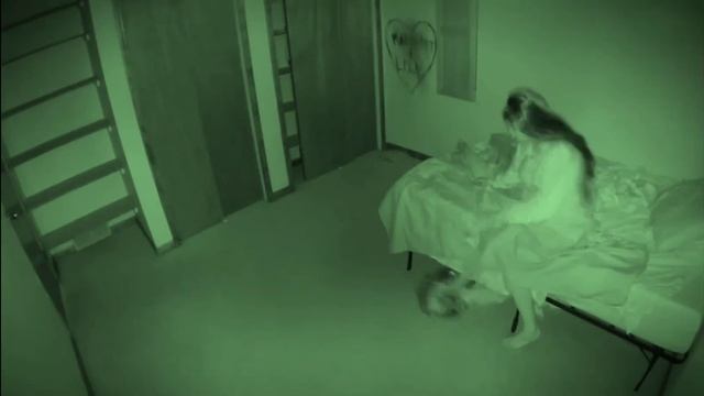 Ужас! Монстр под кроватью!