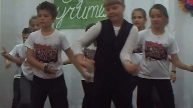 Учитель, управляй мечтой! Танец на день учителя. смотреть онлайн