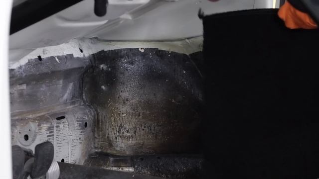 The Carpet Matches The Drapes // 1969 VW Beetle Type 11 Project смотреть онлайн