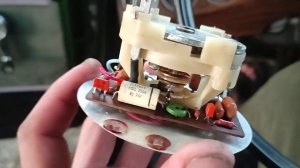 ещё одна причина зашкаливающего тахометра на ваз 2106