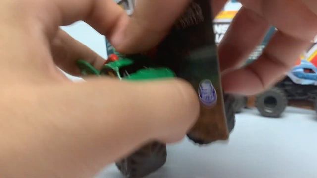 SPIN MASTER MONSTER JAM MIX 01 2019 (1:70 SCALE)! смотреть онлайн