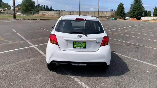 2016 Toyota Yaris LE смотреть онлайн