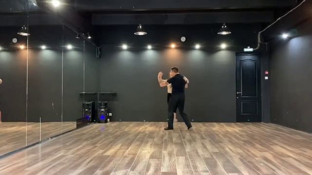 SERGEY KURKATOV y DANA ZAMPIERI смотреть онлайн