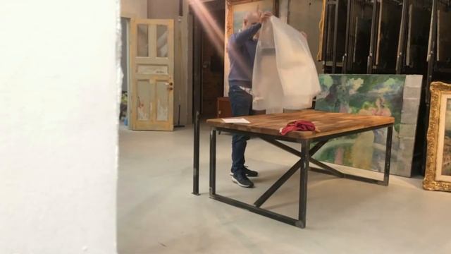 Развеска картин в фонде Константина Кузнецова, Москва смотреть онлайн