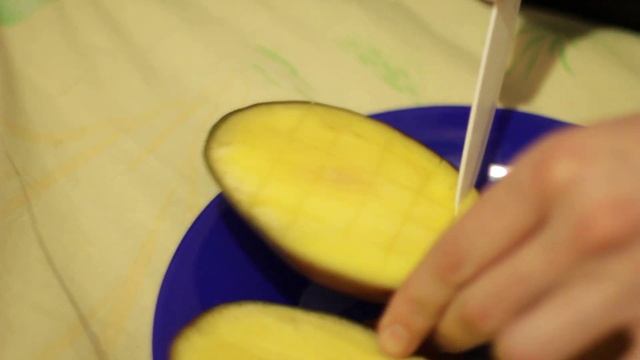 Как очистить манго смотреть онлайн