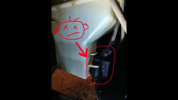 Hyundai Getz.Замена моторчика-помпы, бачка стекло омывателя