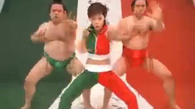 Японская реклама Сумо Weird as all hell Japanese sumo commercial for pretzels смотреть онлайн