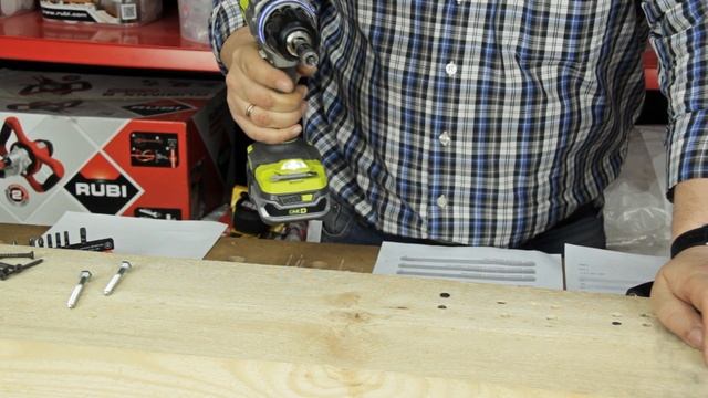 RYOBI R18PDBL VS MILWAUKEE M12 CDD-0.Обзор-сравнение+тест,двух дрелей-шуруповертов смотреть онлайн