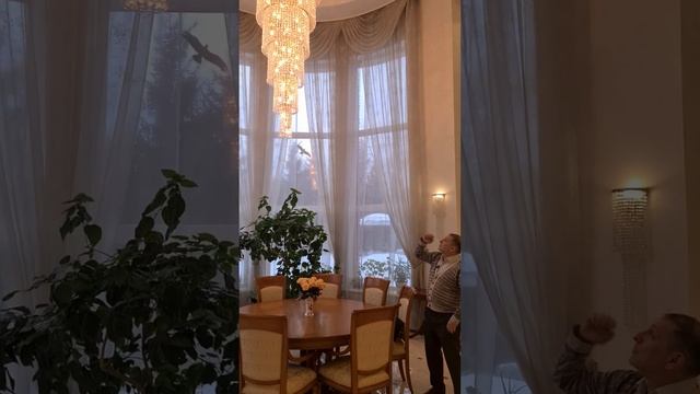 Уникальная 8-каскадная люстра смотреть онлайн