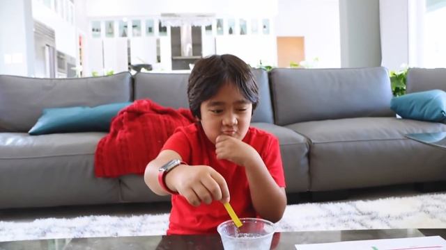 Top Easy DIY Science Experiments for Kids to do at home with Ryan's World!! смотреть онлайн