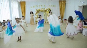 Танец с веерами   вейлами. Музыкальный руководитель Федина О.Н.