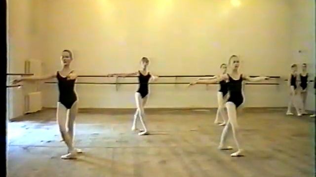 Vaganova ballet academy. Ballet grade 3, year 1994. Teacher: Olga Shihanova. смотреть онлайн