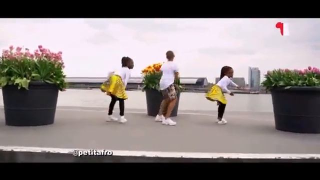 Titiden Lil iba one смотреть онлайн