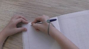 Как научить ребенка правильно держать ручку с помощью резинки