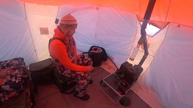Зимняя рыбалка с Ночёвкой. Палатка Нельма Куб 3 Люкс. Февраль 2022. С Милым Рай и в Шалаше. смотреть онлайн