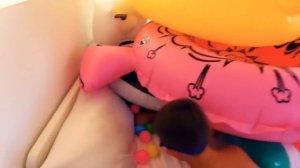 Дети хотят купаться|Мистер Макс и Мисс Кети|Папа в бассейне|Мистер Макс