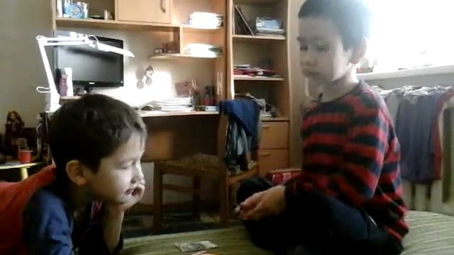 Играем в карты друг Дамира Бексултан смотреть онлайн