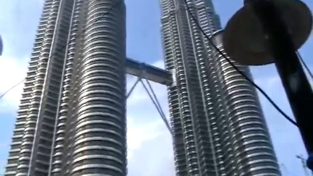 Башни Петронас смотреть онлайн