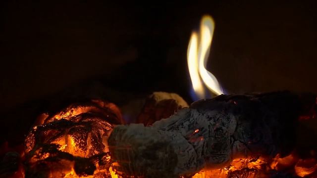 Звук огня в камине. #Релаксация. #Для сна. #огонь/The sound of a fire in the fireplace/ Relaxation смотреть онлайн