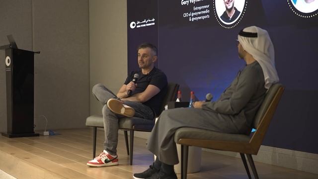 How To Make Content Consistently | New Media Academy смотреть онлайн
