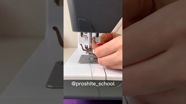 Как шить двойной иглой? Не забудь подписаться на @proshite_school , чтобы узнать больше о шитье! смотреть онлайн