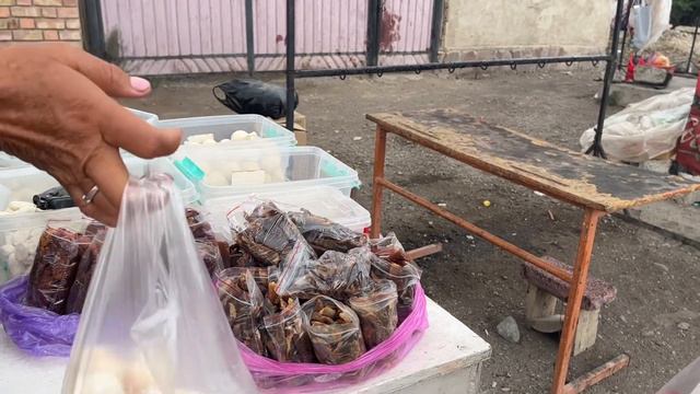 Закупаемся гостинцами на рынке в Кыргызстане 🇰🇬 смотреть онлайн