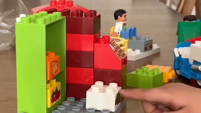 Мирас 5 лет / открываем подарки / lego duplo пиццерия смотреть онлайн