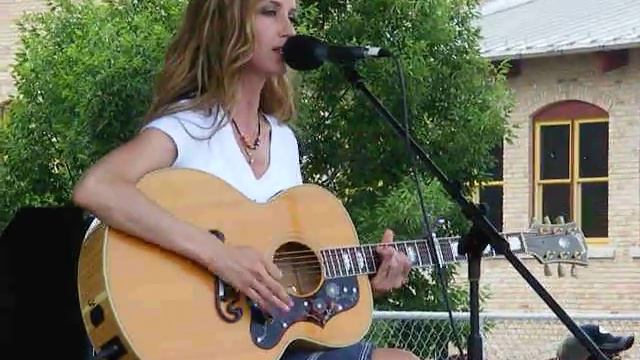 PRIDE 2010 WITH CHELY WRIGHT 195.AVI смотреть онлайн