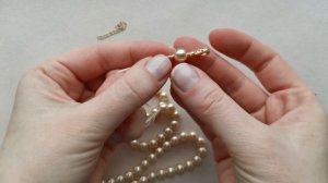 Собираю жемчужную нить через узелок. Мастер-класс. Beads.