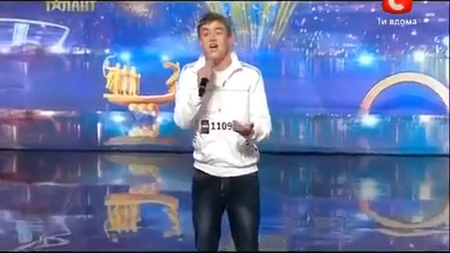 "Україна має талант" Парень очень круто прочитал рэп про своего деда! смотреть онлайн