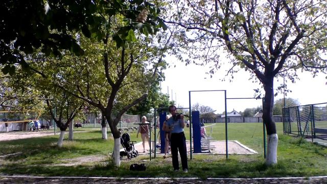 Спортивная жизнь на стадионе исполняет Sergiy Shkurenko город Лозовая. 23.05.2021 смотреть онлайн