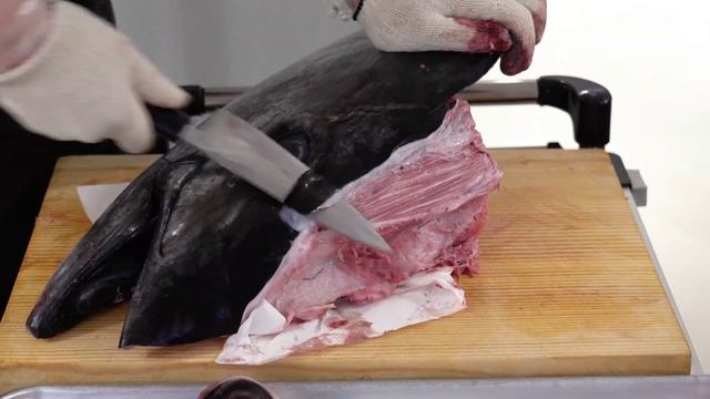 ТУНЕЦ РАЗДЕЛКА ГОЛОВЫ КОРЕЙСКАЯ УЛИЧНАЯ ЕДА смотреть онлайн