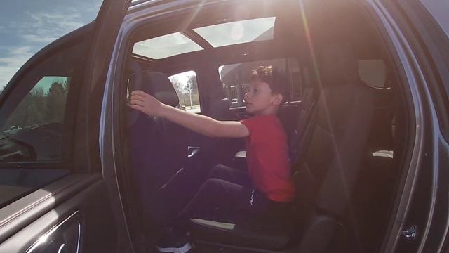 2022 Chevy Suburban RST review. смотреть онлайн